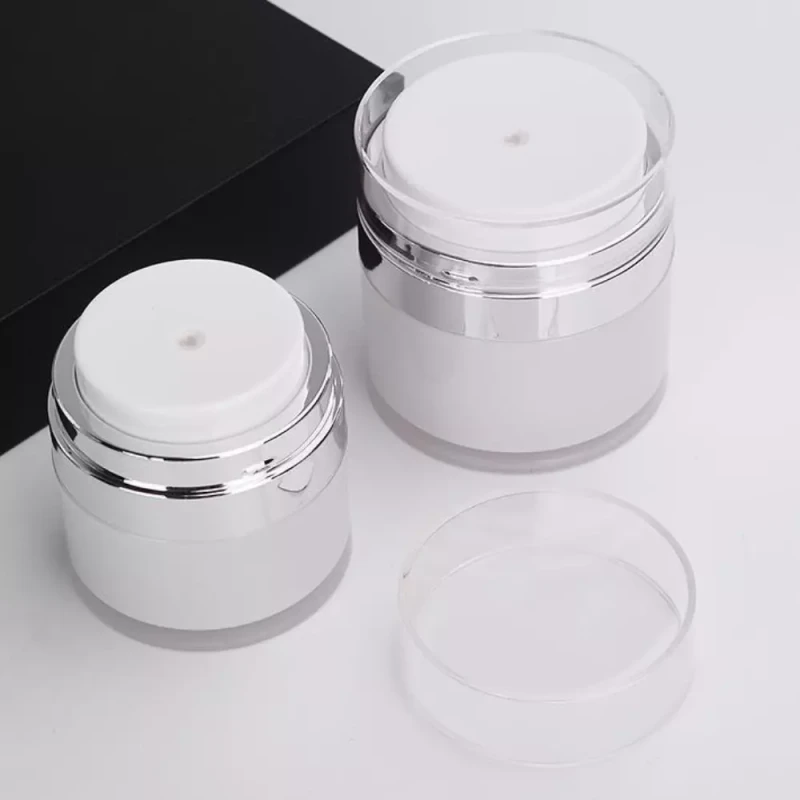 Słoiczek pojemnik dozujący z pompką na krem 15, 30, 50 ml.webp