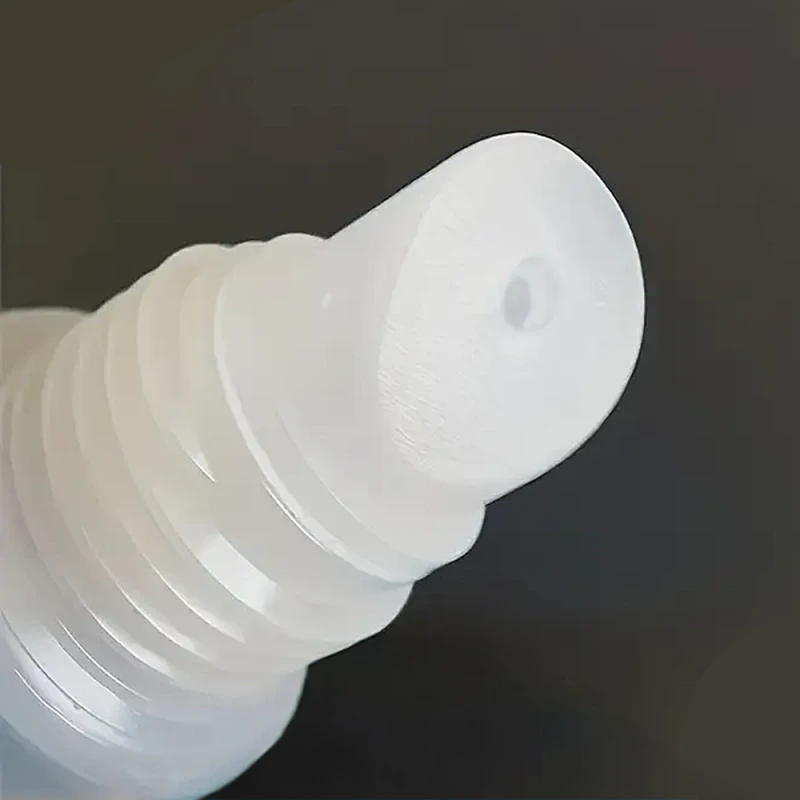 Tubka kosmetyczna na błyszczyk z ukośnym aplikatorem 10 ml (3)_webp.webp