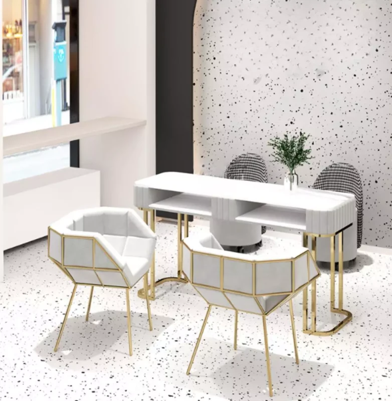 Krzesło kosmetyczne Diamond Gold - fotel glamour z weluru ze złotym stelażem