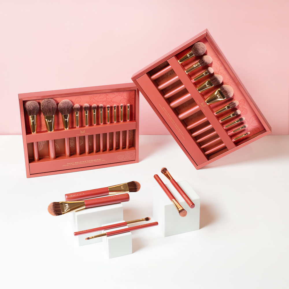Many Brushes Raspberry | Zestaw 21 profesjonalnych wegańskich pędzli do makijażu, zdjęcie stylizowane