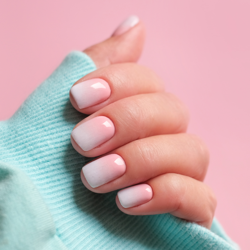 Jak zrobić paznokcie baby boomer? Manicure krok po kroku